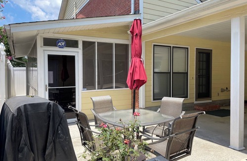 Decatur House | Spacious Townhome with Four Seasons Room