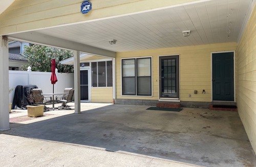 Decatur House | Spacious Townhome with Four Seasons Room