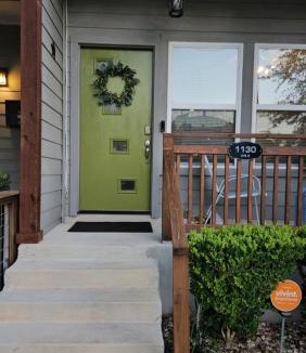 Near East Side House | SPACIOUS TOWNHOUSE MINUTES FROM DOWNTOWN SA.