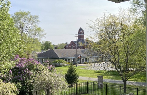 Bellaire Condo | Spacious Townhouse Retreat, Steps from everything. Bring the boat! Easy parking.