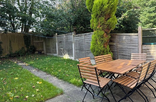 Telford House | Spacious Townhouse with Garden