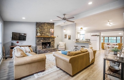 Bella Vista House | Spacious Trailside Escape w/Bunk Room