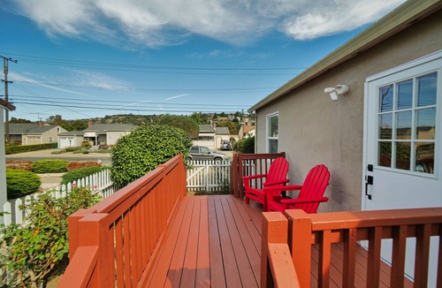 San Leandro House | Spacious & Tranquil Retreat