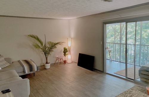 Sandy Springs Apartment | Spacious Treehouse Paradise