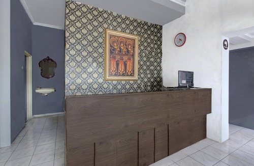 Central Yogyakarta House | Spacious Triple Suite for Groups with Free WiFi