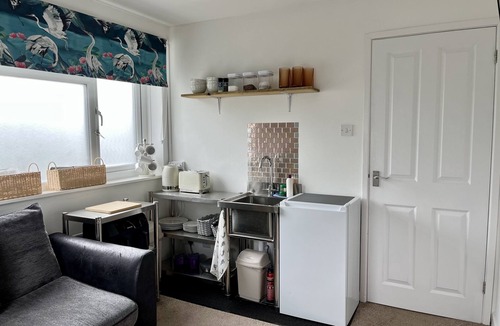 Llanfarian Apartment | Spacious Two Bedroom Apartment with Parking