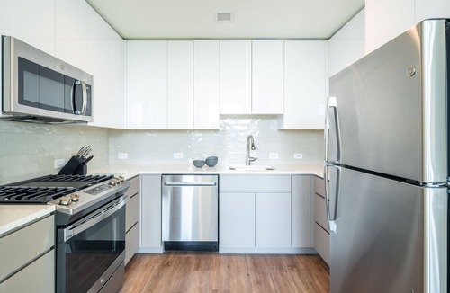 White Plains Apartment | Spacious Two Bedroom with On-Site Amenities