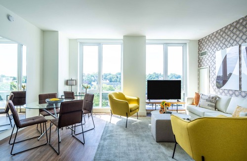 White Plains Apartment | Spacious Two Bedroom with On-Site Amenities