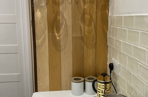 Harrow Road Apartment | Spacious Two Bedroom flat in Maida Vale