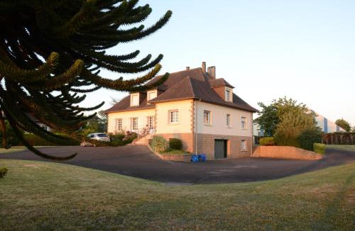Le Teilleul Villa | Spacious Two-Bedroom Guest Suite in Large Village Home
