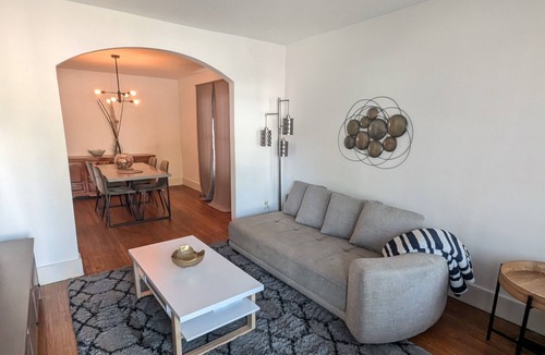 Walkerville Apartment | Spacious Two Bedroom Suite Perfect For Longer Stays Sleeps 4