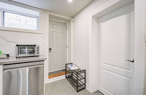 Etobicoke Apartment | Spacious two bedrooms basement apartment in a luxiary house.