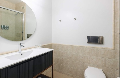Truckee Hotel | Spacious Two Queen Suite, Gravity Haus, Sauna, Close to Lake Tahoe - 2 Units