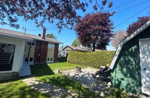 Riviere-du-Loup Regional County Municipality Apartment | Spacious Two-Storey Home, 3 Bedrooms, 2 Bathrooms, 2 Living Rooms, Parking