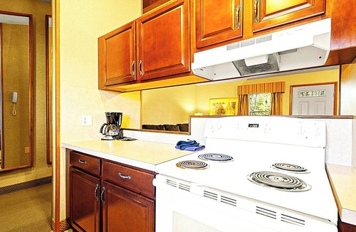 Lake Harmony Condo | Spacious Two‑Story Townhouse Close to Skiing, Waterparks & Hiking