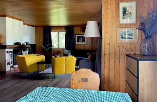 Grengiols Ski Chalet | Spacious typical Swiss Chalet Mallum - upper house