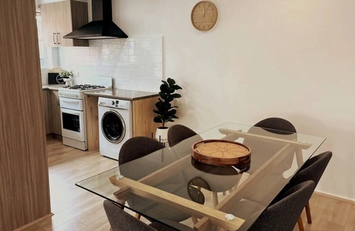 Yarrawonga House | Spacious Unit in Convenient Location