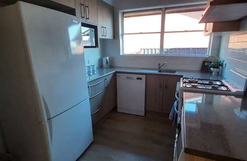 Yarrawonga House | Spacious Unit in Convenient Location