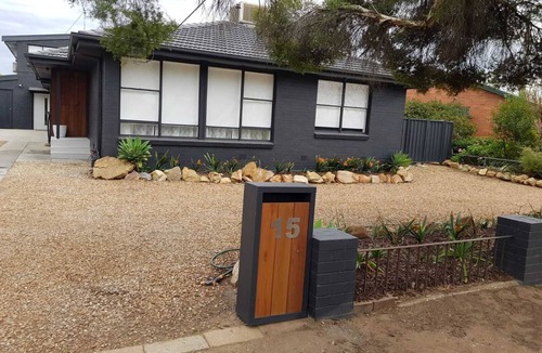 Yarrawonga House | Spacious Unit in Convenient Location