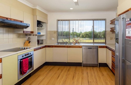 Woorim Apartment | Spacious Unit overlooking Moreton Bay - Boyd St, W