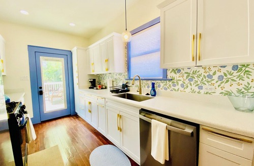 Jefferson House | Spacious, updated home with large deck 10 minutes from downtown!