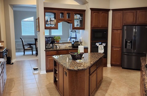 Cypress House | Spacious Upscale 5-room house 1 ACRE Pet Friendly in Cypress