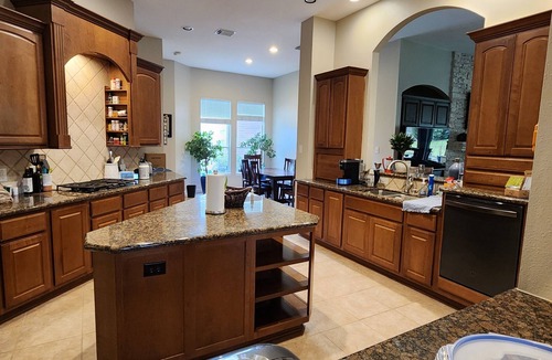 Cypress House | Spacious Upscale 5-room house 1 ACRE Pet Friendly in Cypress