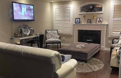 Brampton House | Spacious upscale suburban house