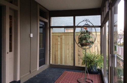 Midtown Apartment | Spacious Upstairs Apartment in Historic Home Great for Long Stay