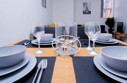 Doncaster Apartment | Spacious Urban City Apartment