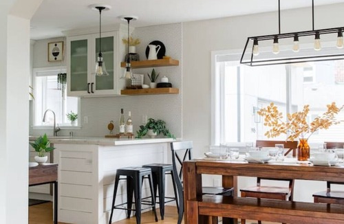 Highland Park House | Spacious Urban Oasis