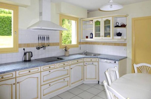 Le Minihic-sur-Rance Villa | Spacious villa sleeps 15 5 minutes from the beach 5 bedrooms 3 bathrooms