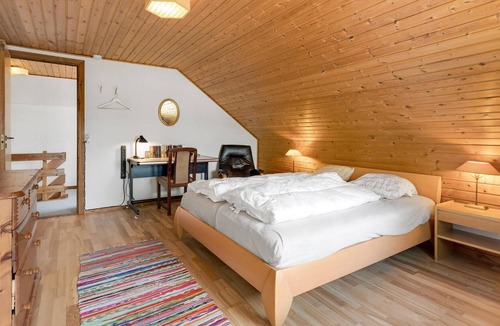 Sydals Apartment | Spacious vacation apartment with sea view in Lebøl.