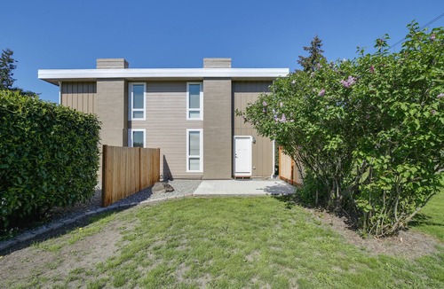 Edgewood House | Spacious Vacation Rental in Washington State!