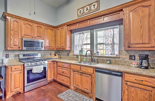 Westminster House | Spacious Vacation Home: 10 Mi to Lavon Lake!