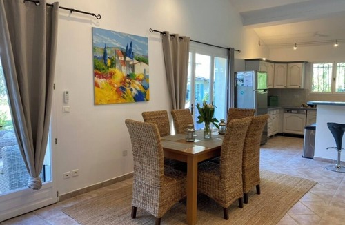 Tourrettes-sur-Loup Villa | Spacious villa in Tourrettes-sur-Loup with Private Lake access