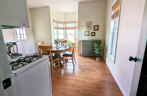 Salisbury Apartment | Spacious Victorian Home 2nd floor apartment