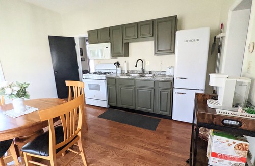 Salisbury Apartment | Spacious Victorian Home 2nd floor apartment