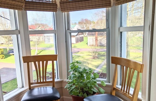 Salisbury Apartment | Spacious Victorian Home 2nd floor apartment