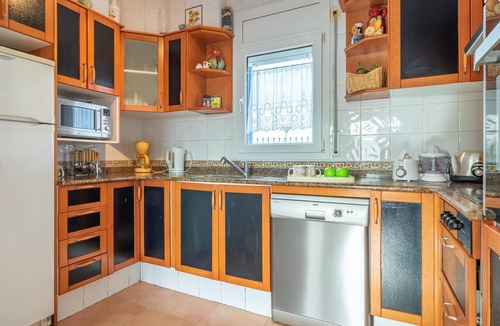 Sant Pere Pescador House | Spacious Villa with Pool, Garden, BBQ, A/C, WiFi, Parking - Walk to Beach