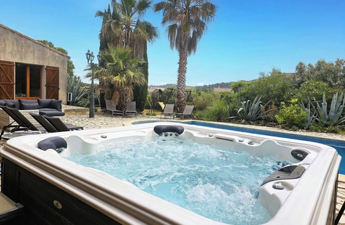 Felines-Minervois Villa | Spacious villa with a private pool and hot tub