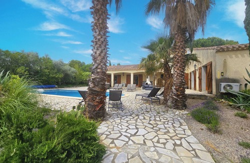 Felines-Minervois Villa | Spacious villa with a private pool and hot tub