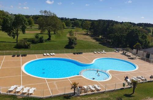 L'Aiguillon-sur-Vie Villa | Spacious villa with private swimming pool