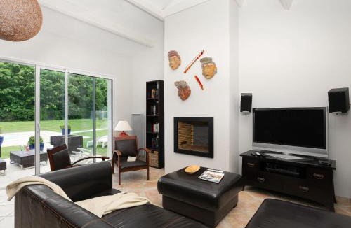 L'Aiguillon-sur-Vie Villa | Spacious villa with private swimming pool