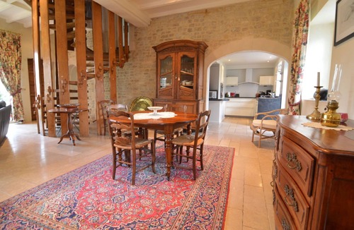 Vaux-sur-Seulles Villa | Spacious villa in the Normandy with garden