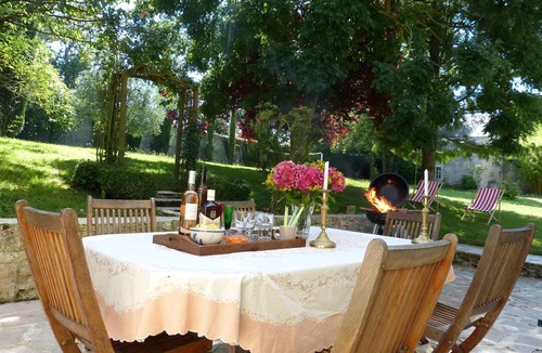 Vaux-sur-Seulles Villa | Spacious villa in the Normandy with garden