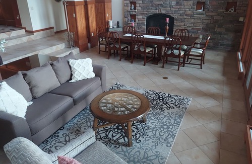 Monroe House | Spacious Villa*Beautiful Views*Country Setting