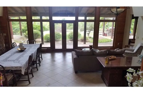 Monroe House | Spacious Villa*Beautiful Views*Country Setting
