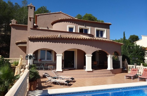 Pedreguer Villa | Spacious villa, close to Denia, Pool 10m x 5m, great views, A/C, fast wifi 500mb