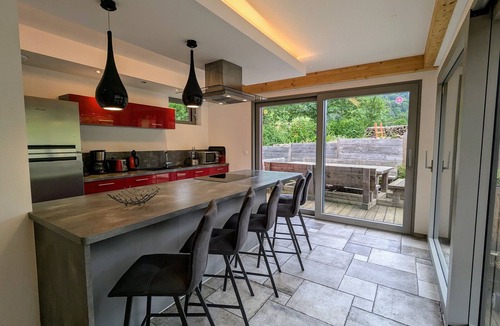 Ban-de-Laveline Cottage | Spacious villa with spa and pool table, WiFi, private parking